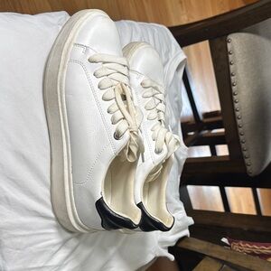 White and Black Low-Top Sneakers - Steve Madden